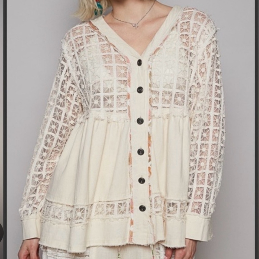 Brand New Lightweight Natural POL Top/Shacket Size Small